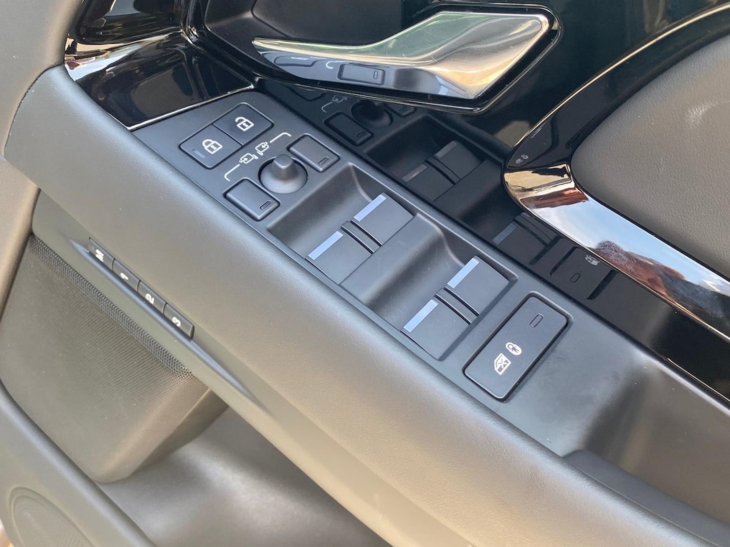 Used Land Rover Range Rover Evoque 2025 for sale - 76543037: Photo 25