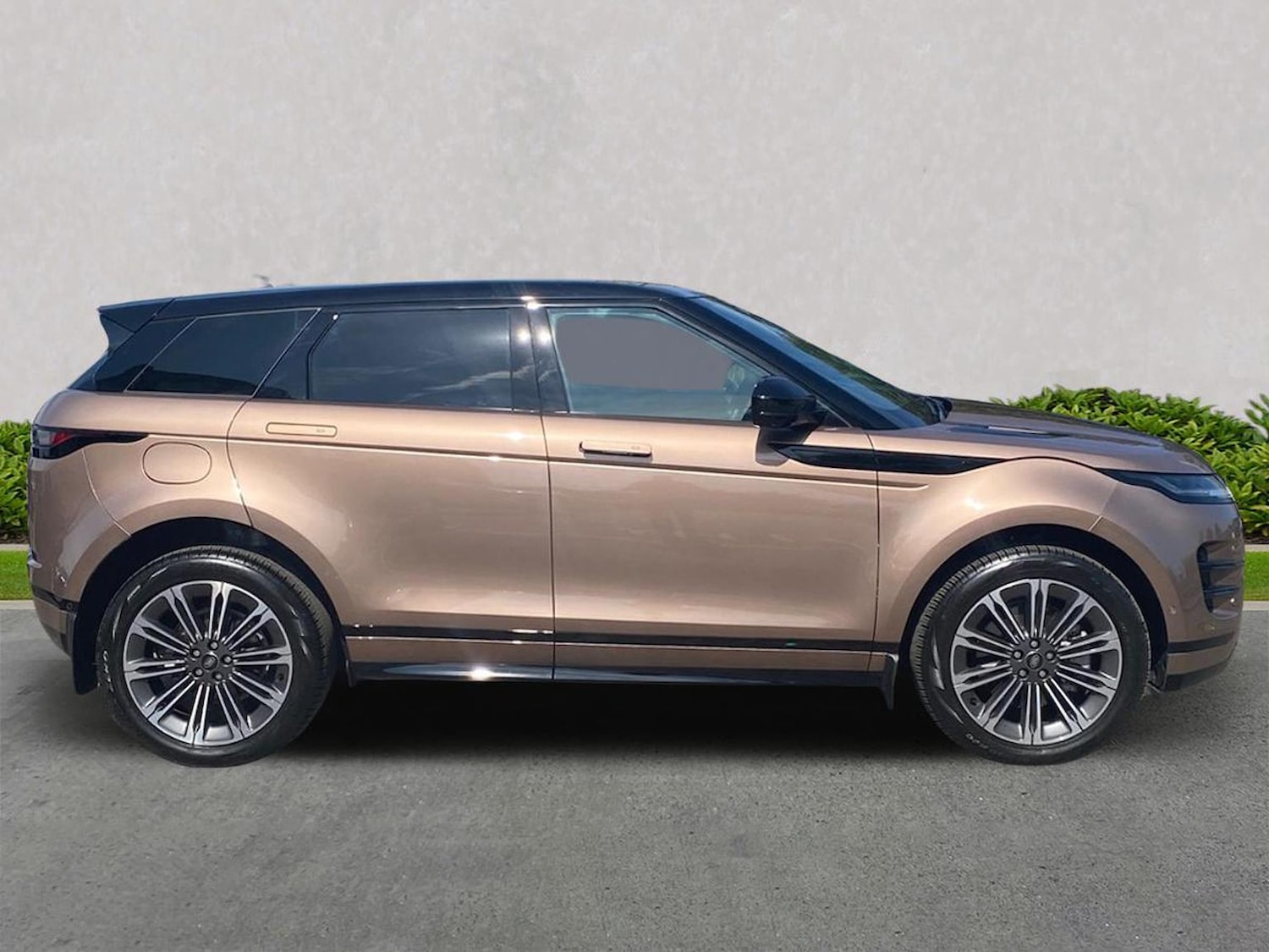 Used Land Rover Range Rover Evoque 2025 for sale - 76543037: Photo 5