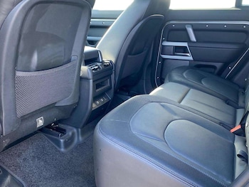 Used Land Rover Defender 2024 for sale - 78802740: Photo