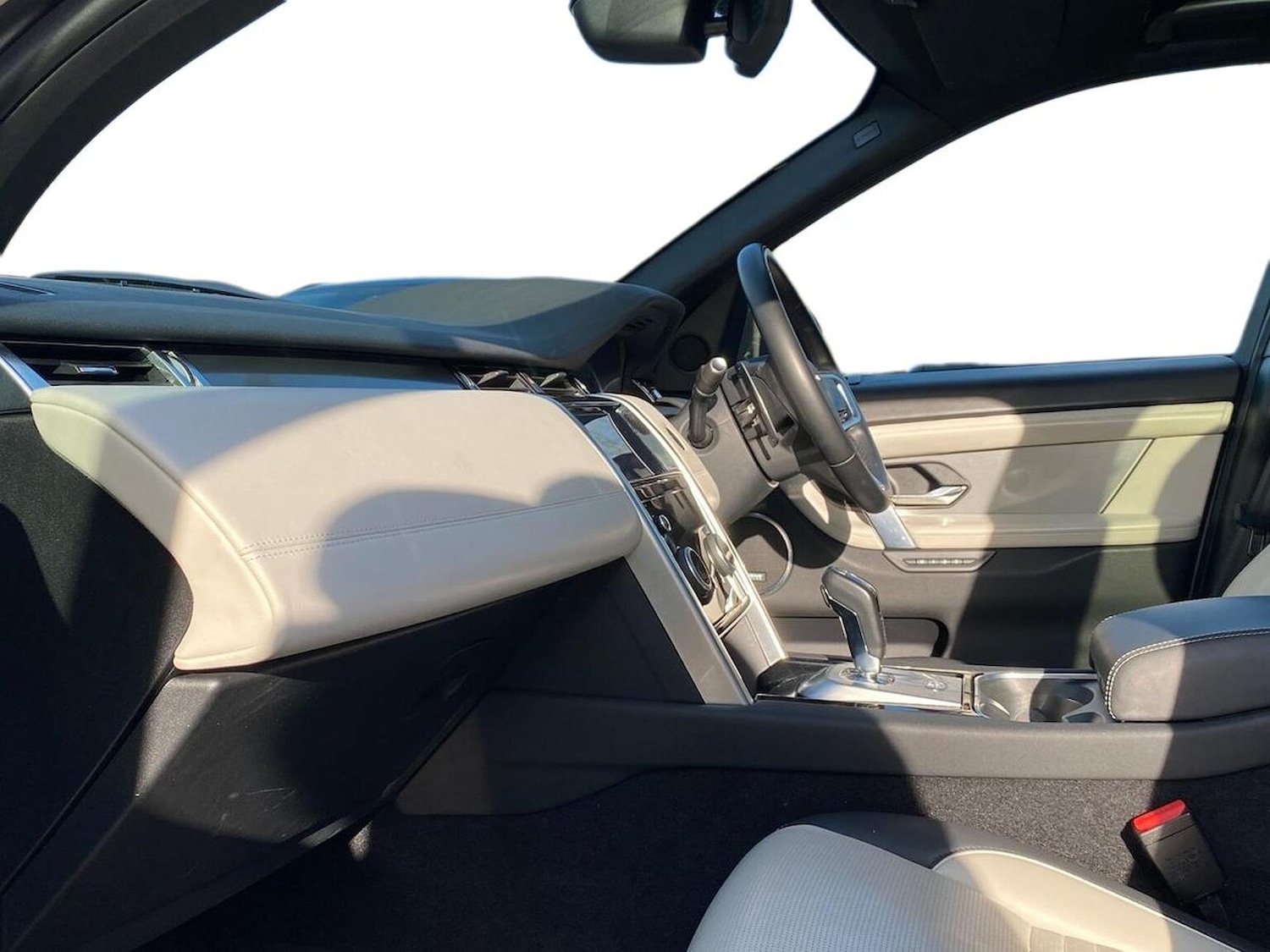 Used Land Rover Discovery Sport 2022 for sale - 76555465: Photo 3