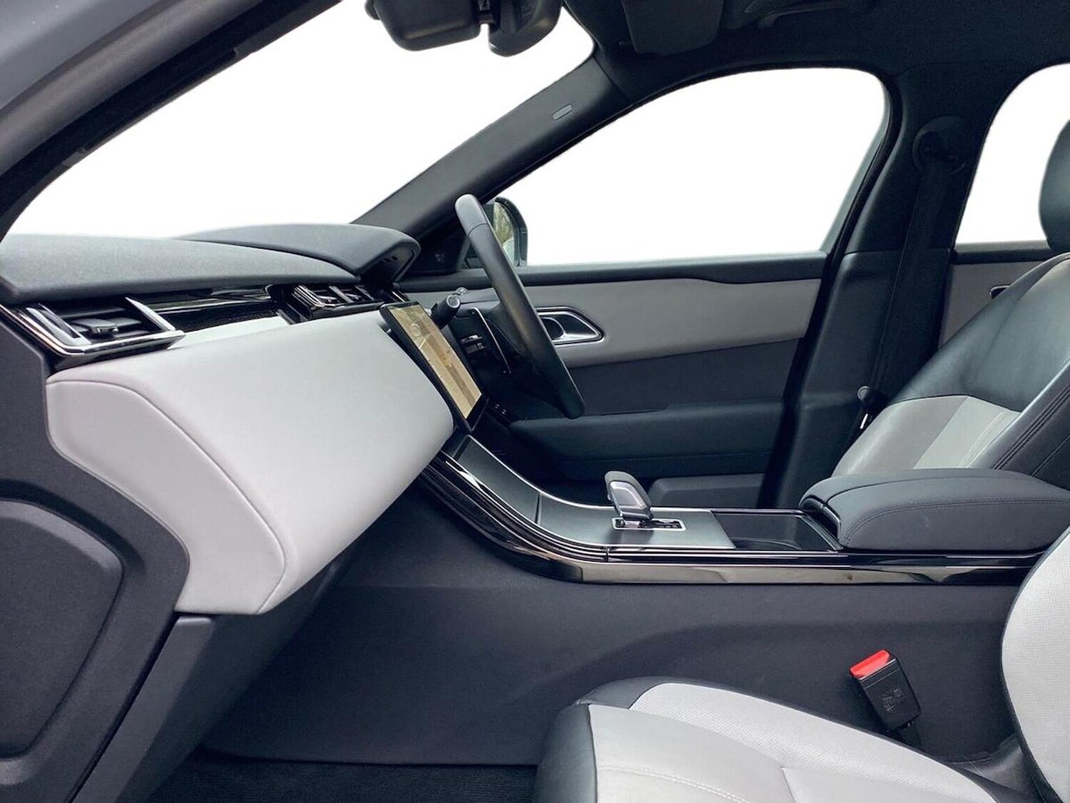 Used Land Rover Range Rover Velar 2023 for sale - 76707526: Photo 3