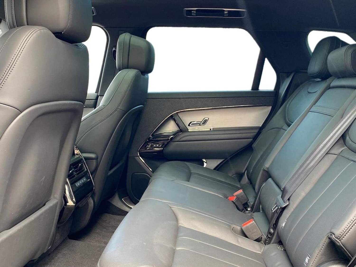 Used Land Rover Range Rover Sport 2024 for sale - 76570952: Photo 4