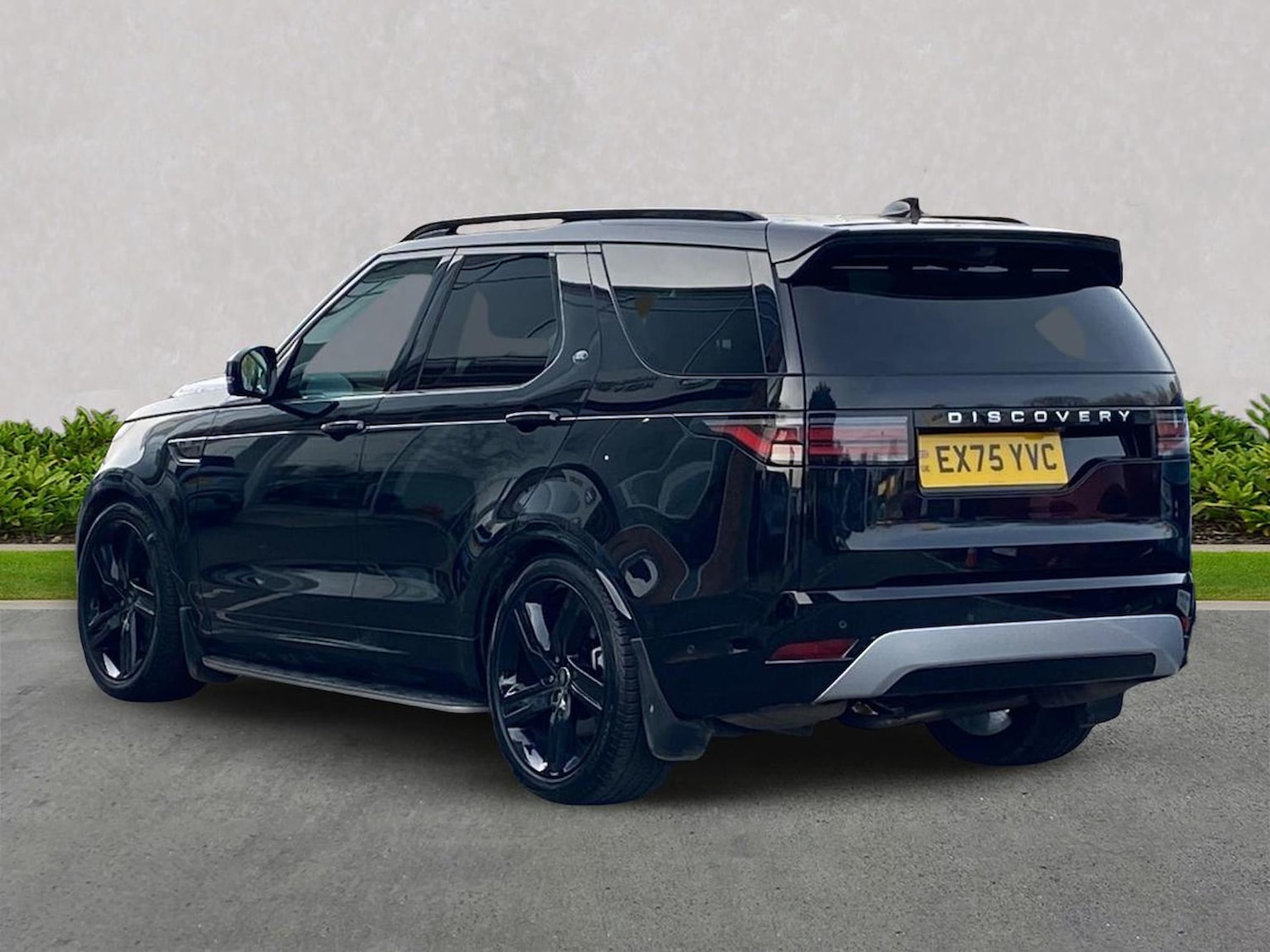 Used Land Rover Discovery 2025 for sale - 78193640: Photo 2