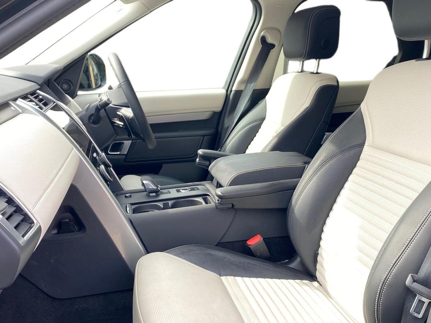 Used Land Rover Discovery 2025 for sale - 78193640: Photo 5