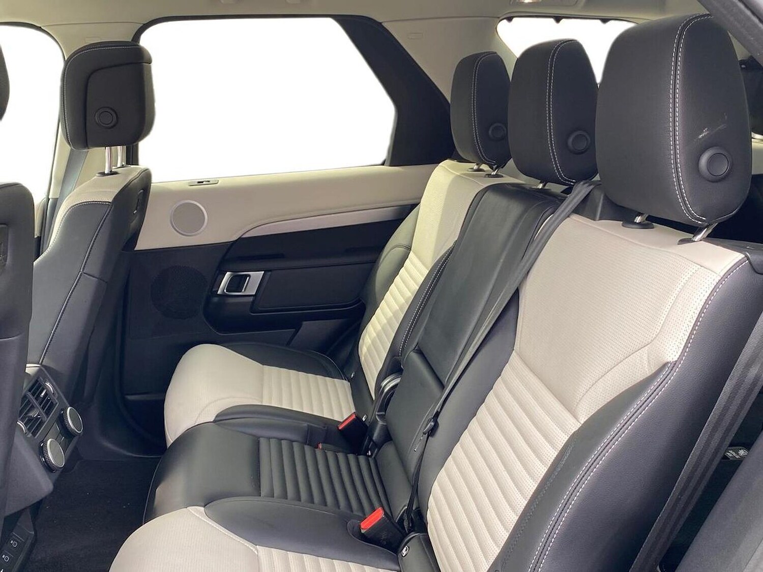 Used Land Rover Discovery 2025 for sale - 78193640: Photo 6