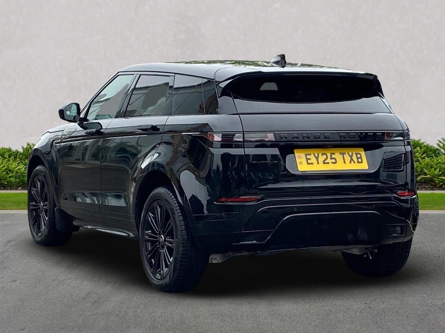 Used Land Rover Range Rover Evoque 2025 for sale - 77487973: Photo 2