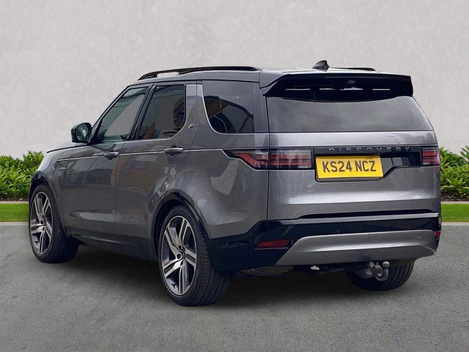 Used Land Rover Discovery 2024 for sale - 78144525: Photo 2