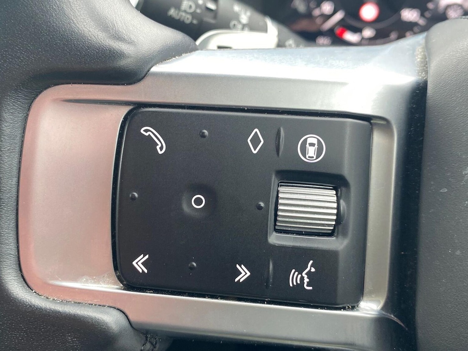 Used Land Rover Discovery 2024 for sale - 78144525: Photo 32