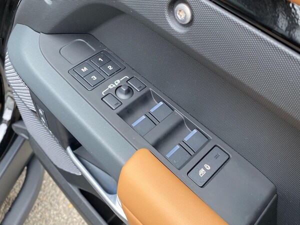 Used Land Rover Defender 2024 for sale - 76243191: Photo 25