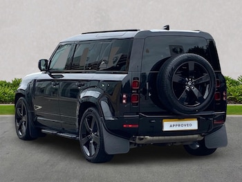 Used Land Rover Defender 2024 for sale - 76243191: Photo 2