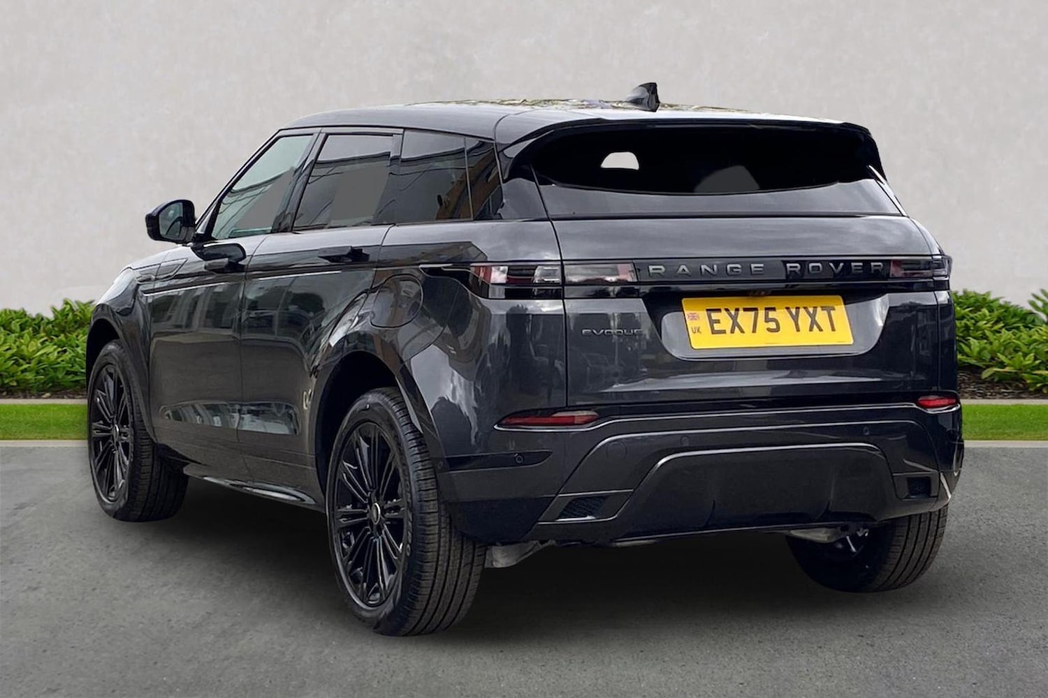 Used Land Rover Range Rover Evoque 2025 for sale - 77487912: Photo 2