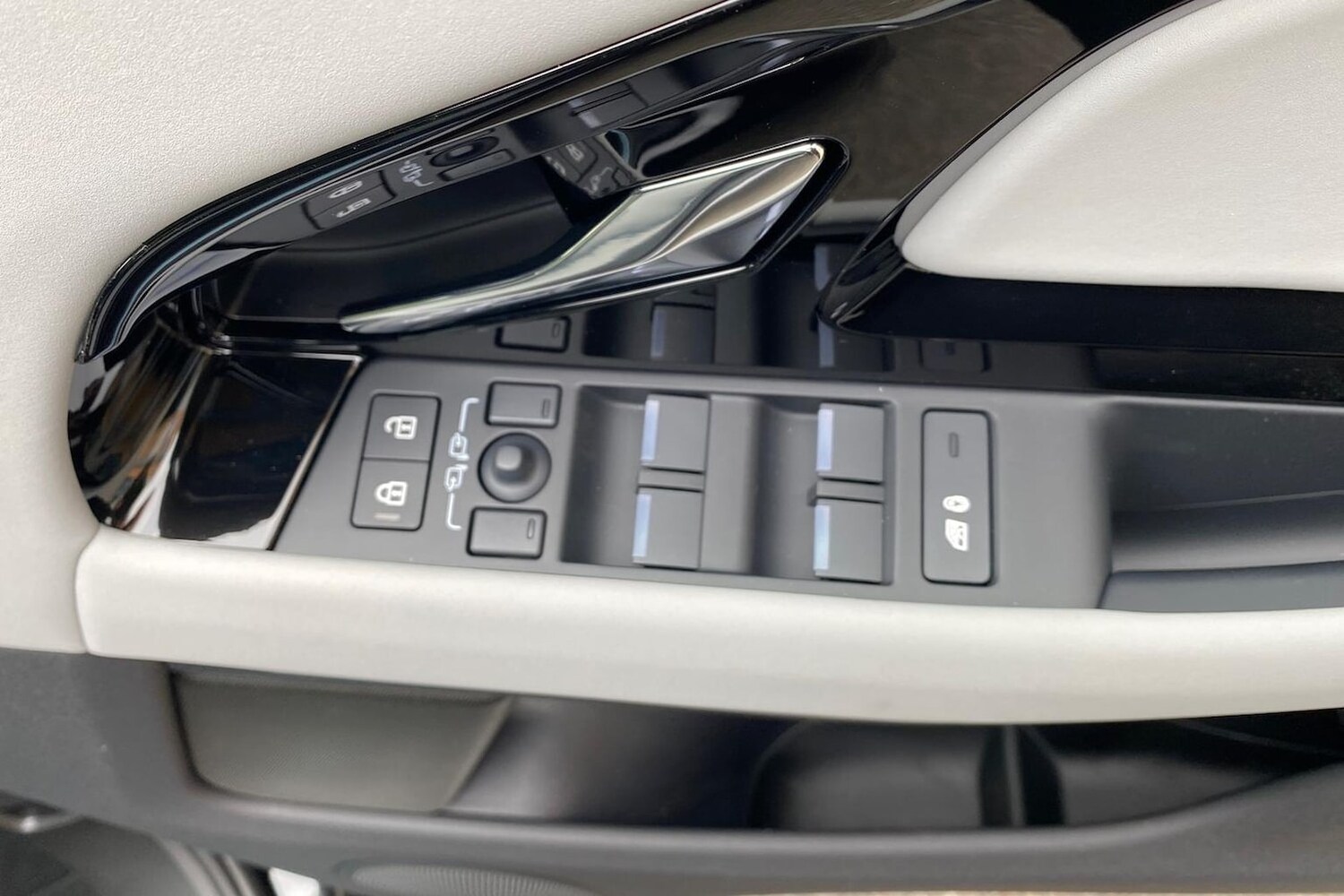 Used Land Rover Range Rover Evoque 2025 for sale - 77487912: Photo 21