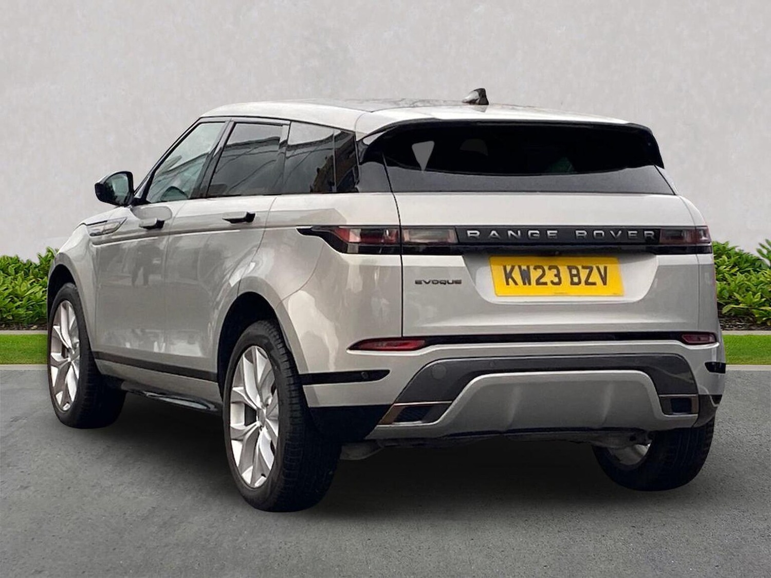 Used Land Rover Range Rover Evoque 2023 for sale - 76963572: Photo 2