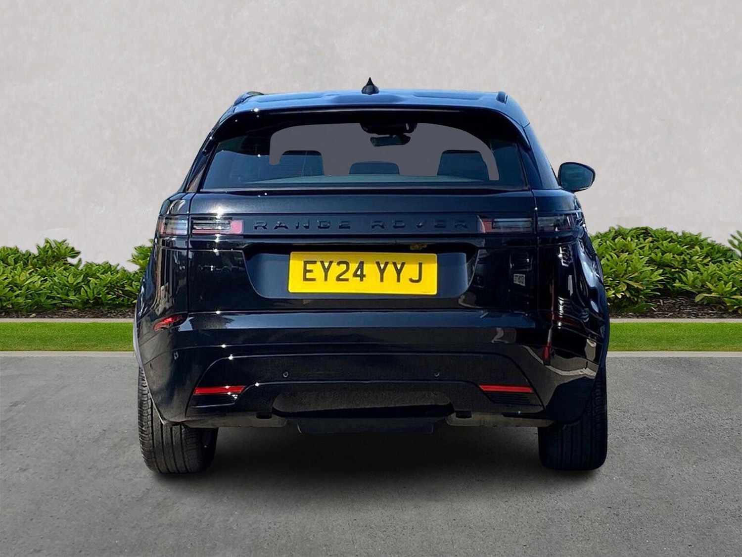 Used Land Rover Range Rover Velar 2024 for sale - 76114299: Photo 6