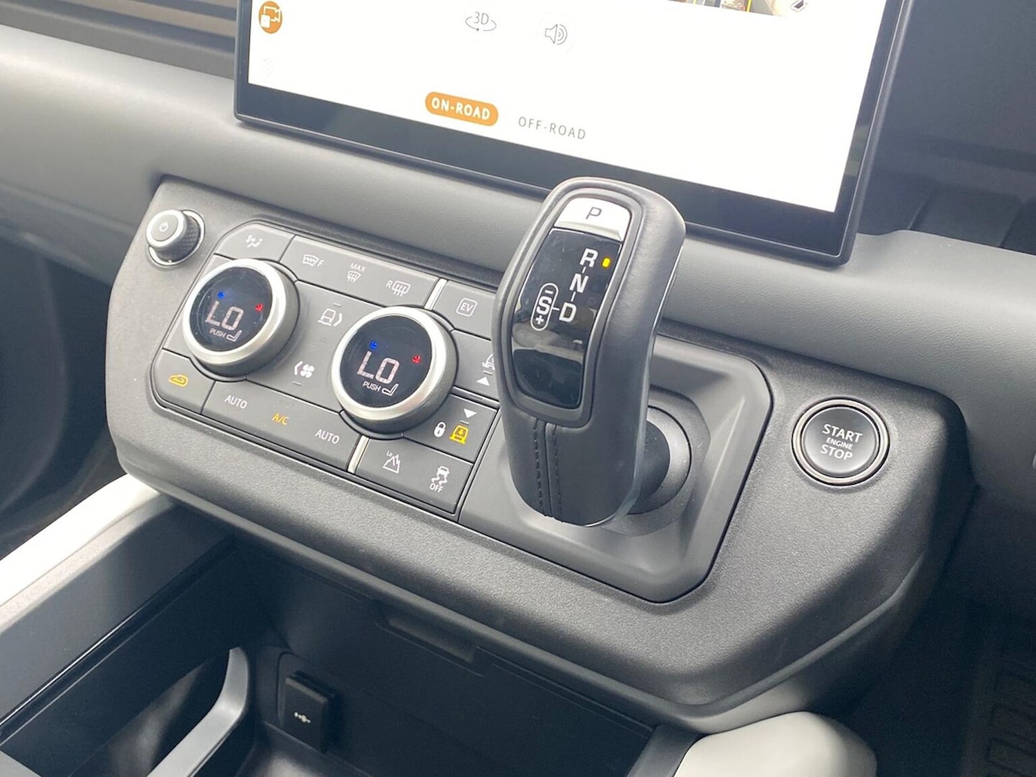 Used Land Rover Defender 2025 for sale - 78213695: Photo 15