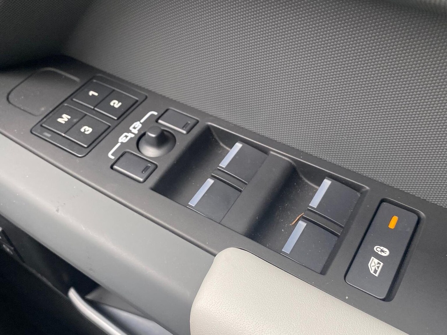 Used Land Rover Defender 2025 for sale - 78213695: Photo 27