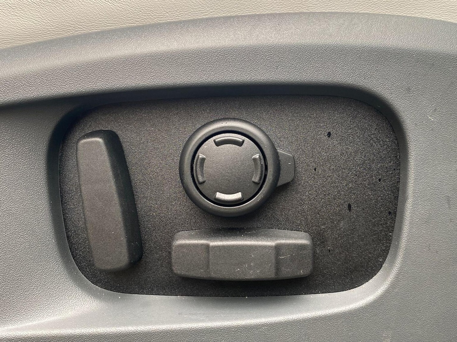 Used Land Rover Defender 2025 for sale - 78213695: Photo 35