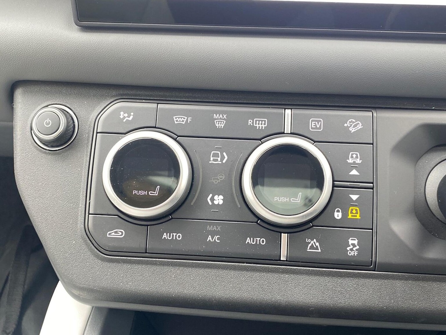 Used Land Rover Defender 2025 for sale - 78213695: Photo 39