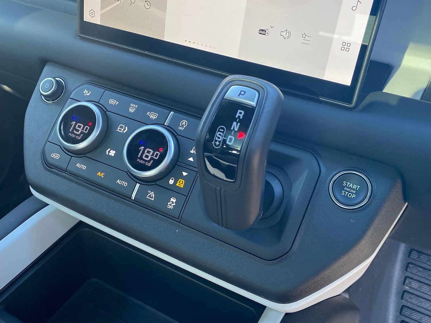 Used Land Rover Defender 2025 for sale - 78144527: Photo 15