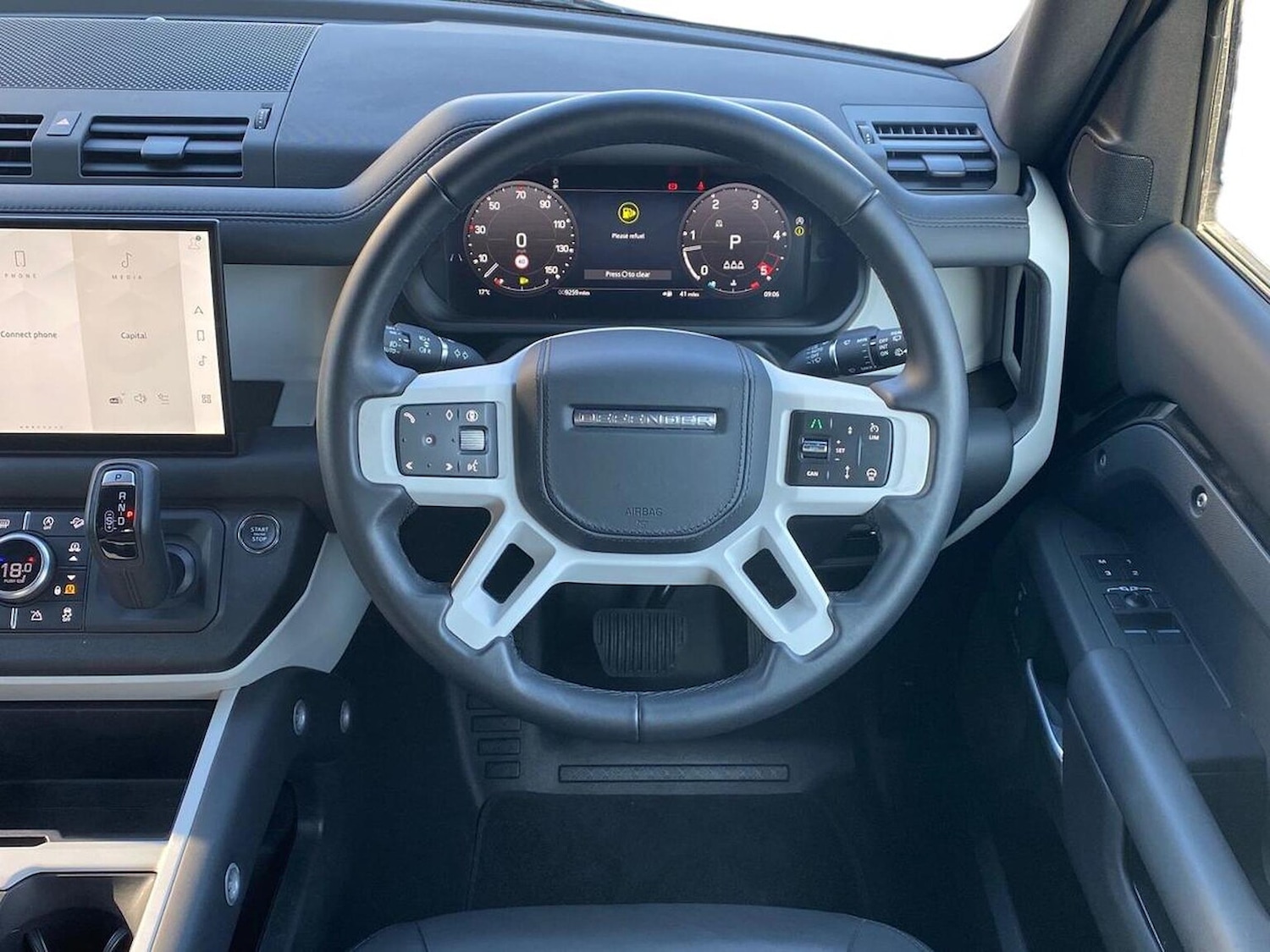 Used Land Rover Defender 2025 for sale - 78144527: Photo 17