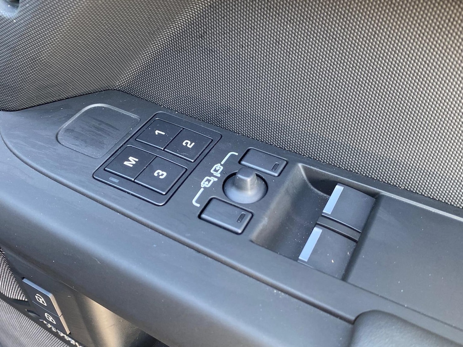 Used Land Rover Defender 2025 for sale - 78144527: Photo 27