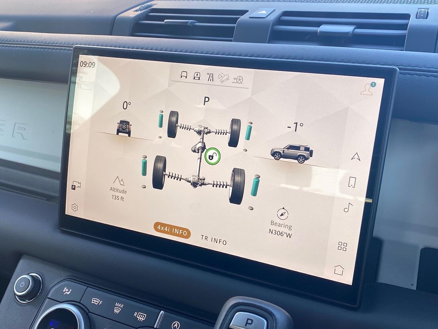 Used Land Rover Defender 2025 for sale - 78144527: Photo 43