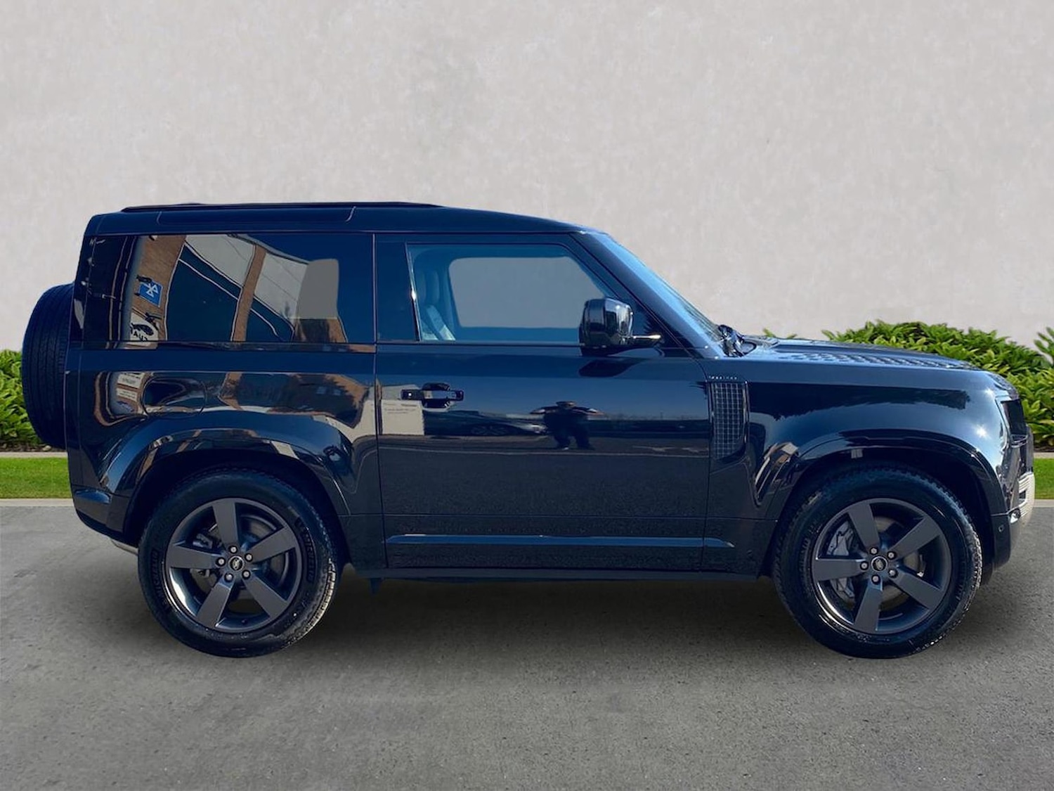 Used Land Rover Defender 2025 for sale - 78144527: Photo 7