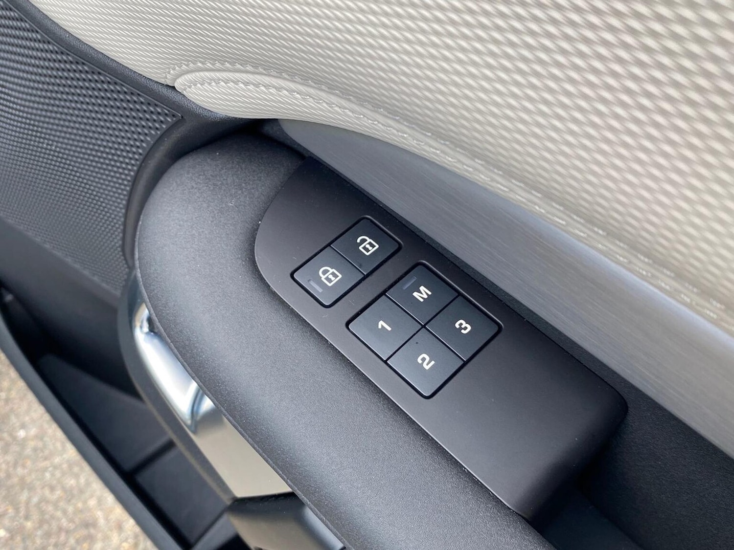 Used Land Rover Discovery 2025 for sale - 76114306: Photo 25