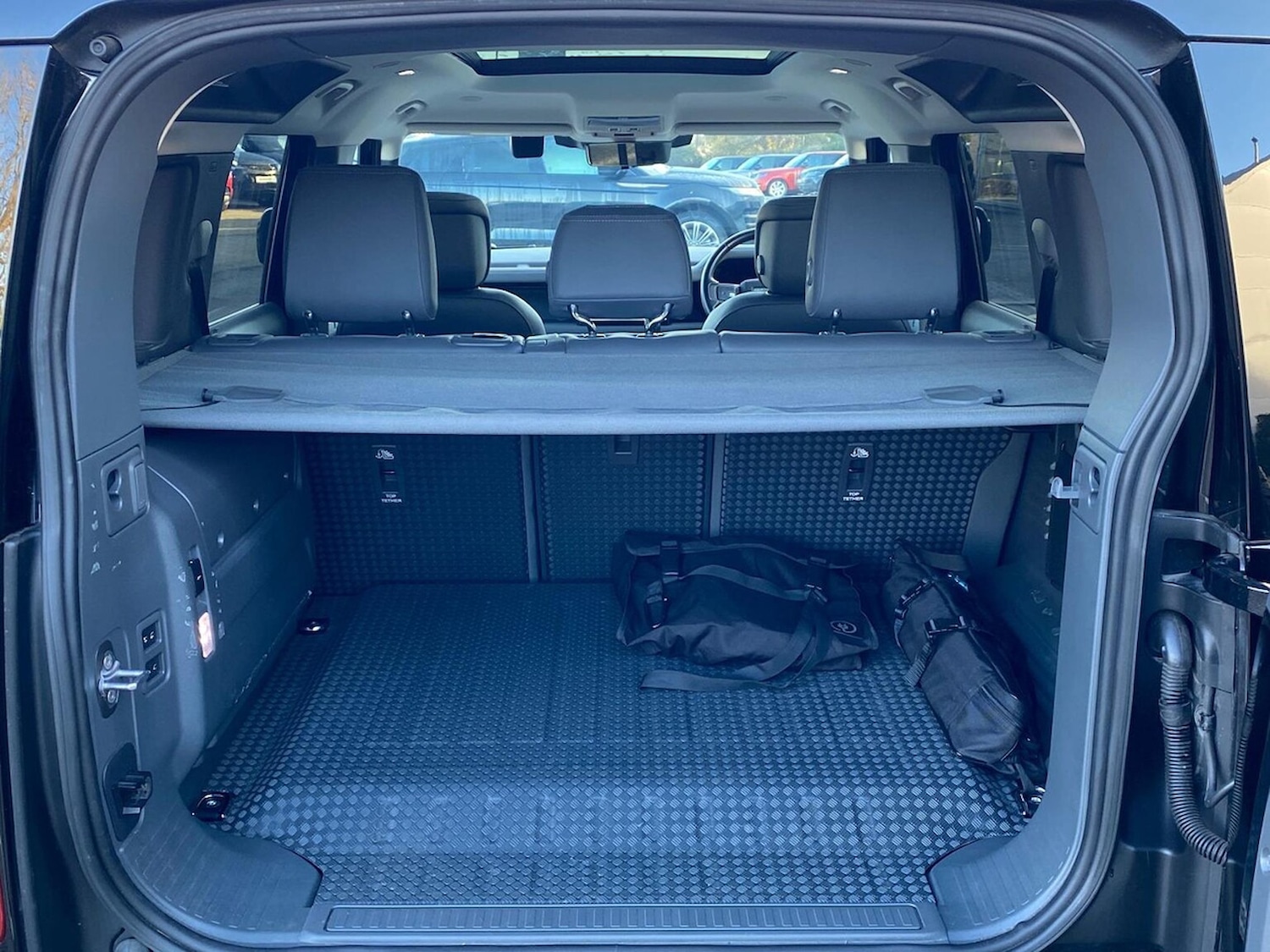 Used Land Rover Defender 2023 for sale - 76707521: Photo 10