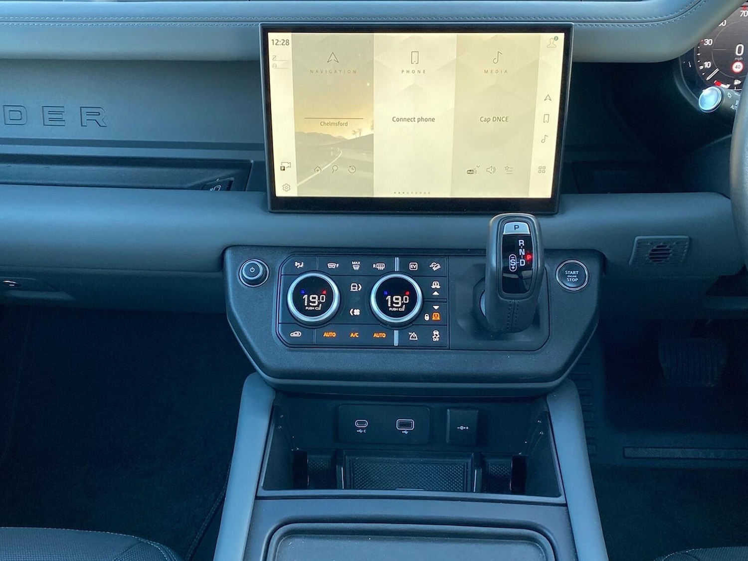 Used Land Rover Defender 2023 for sale - 76707521: Photo 14