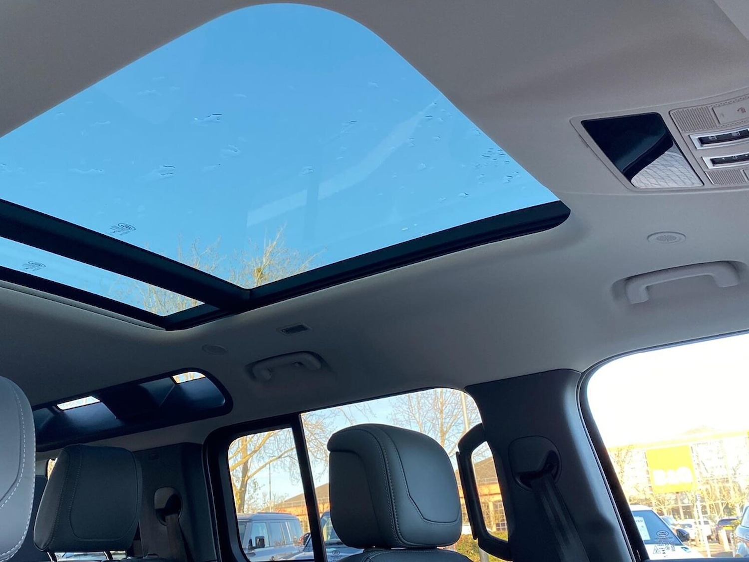 Used Land Rover Defender 2023 for sale - 76707521: Photo 21