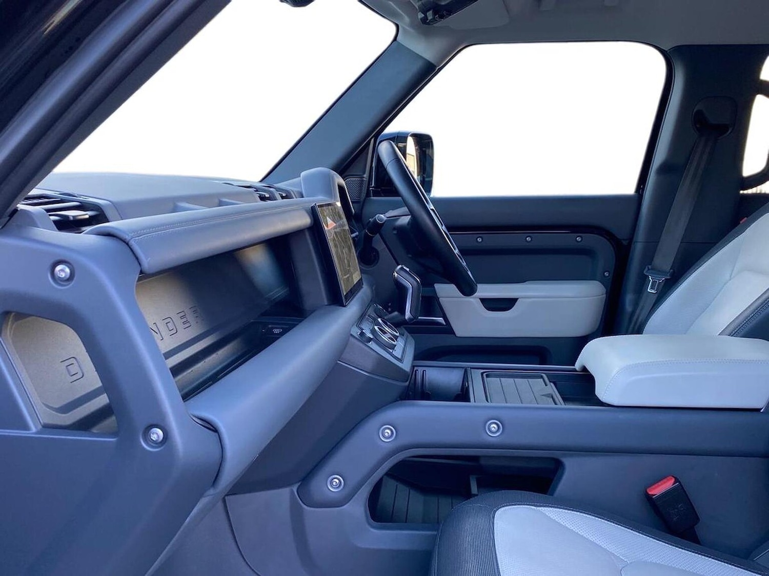 Used Land Rover Defender 2023 for sale - 76707521: Photo 3