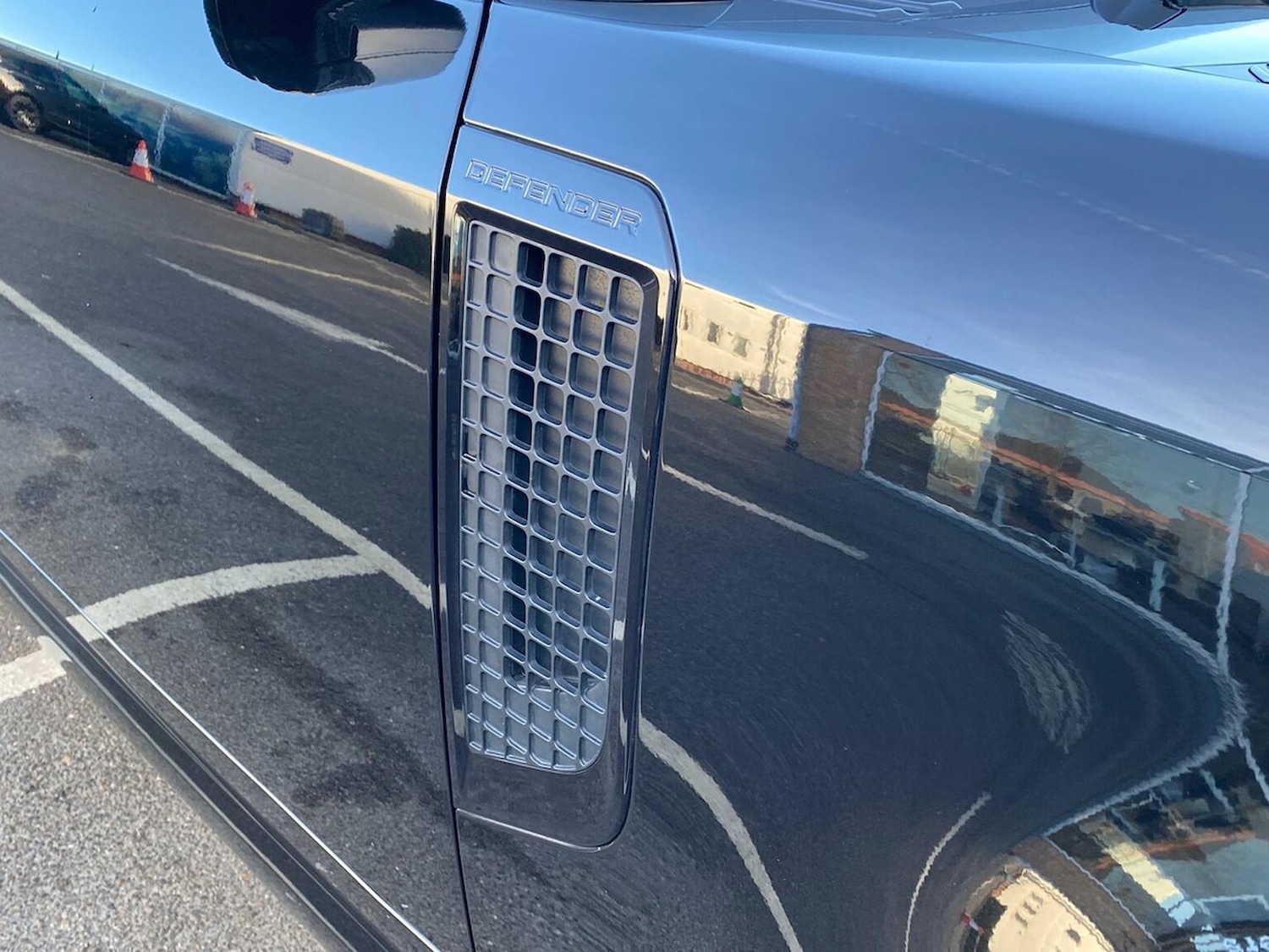 Used Land Rover Defender 2023 for sale - 76707521: Photo 33