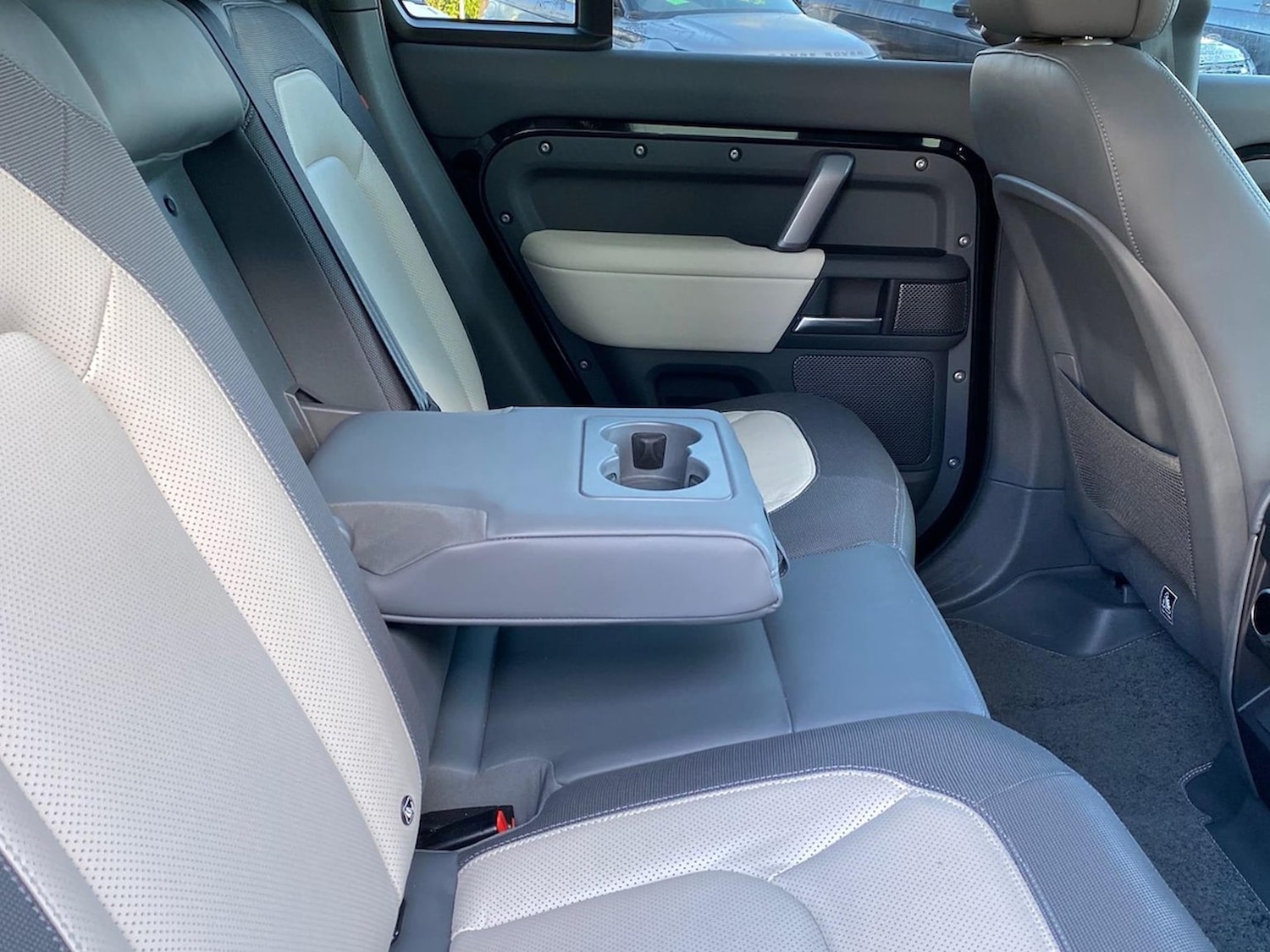 Used Land Rover Defender 2023 for sale - 76707521: Photo 36