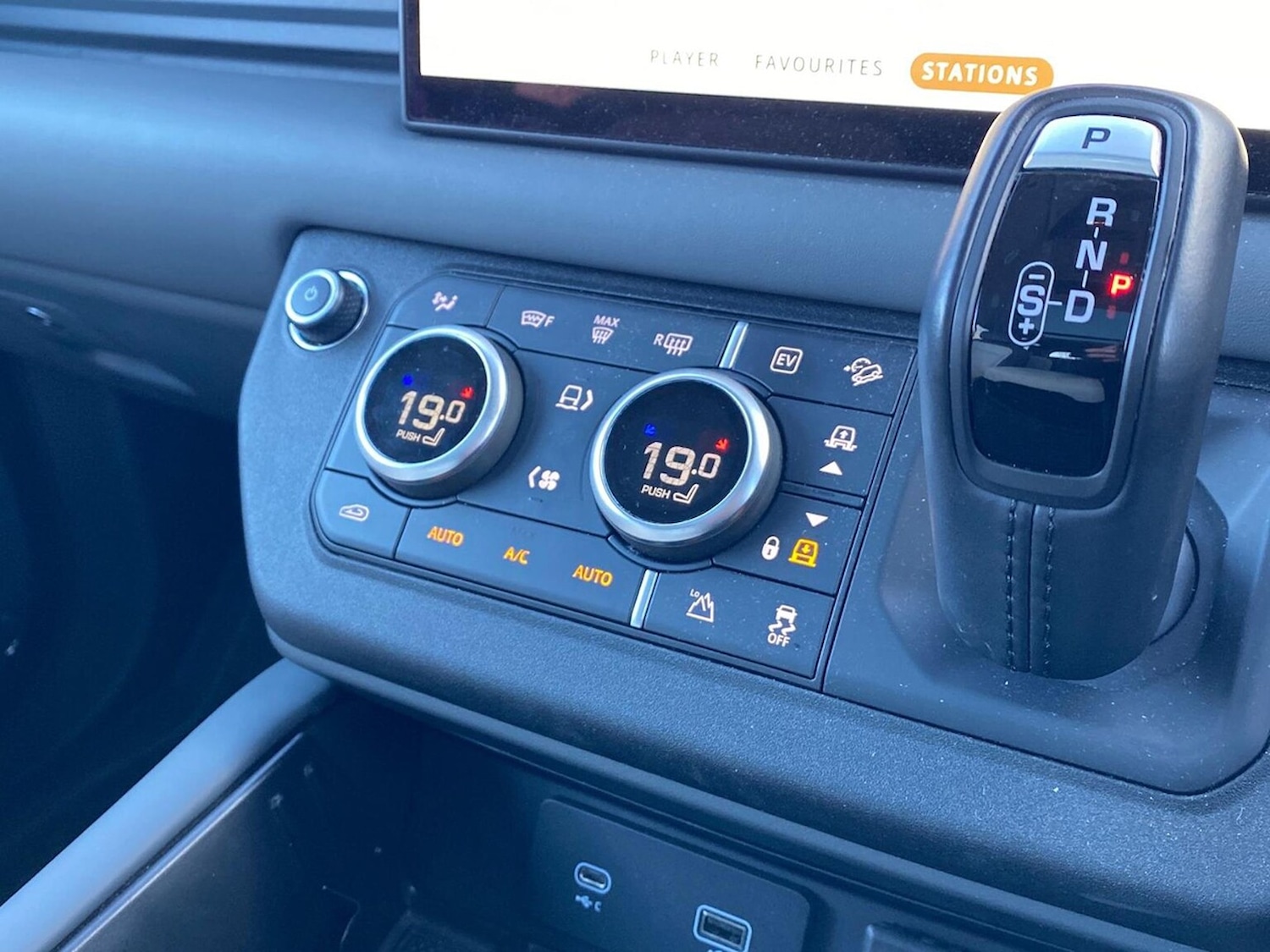 Used Land Rover Defender 2023 for sale - 76707521: Photo 40