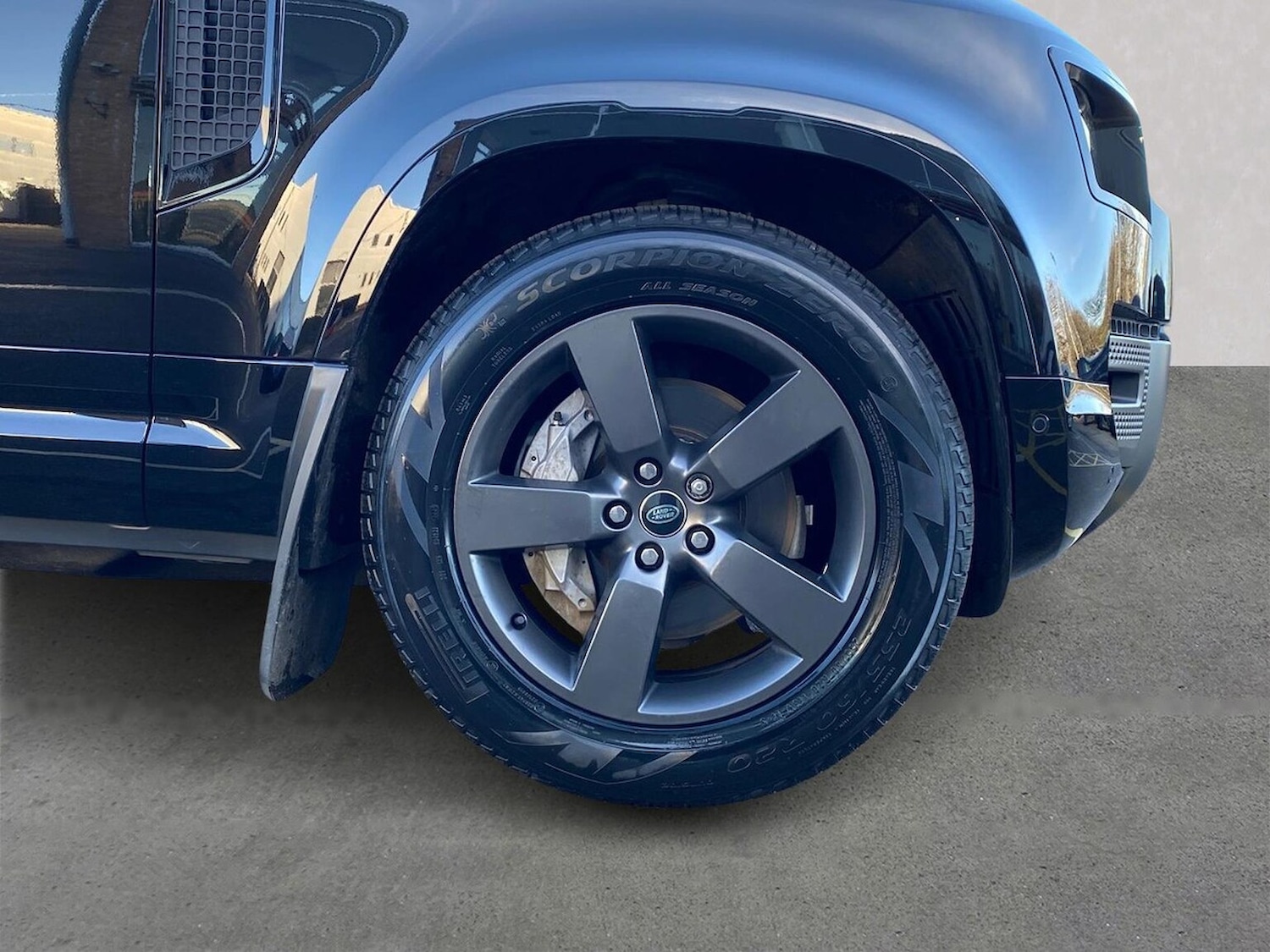 Used Land Rover Defender 2023 for sale - 76707521: Photo 8