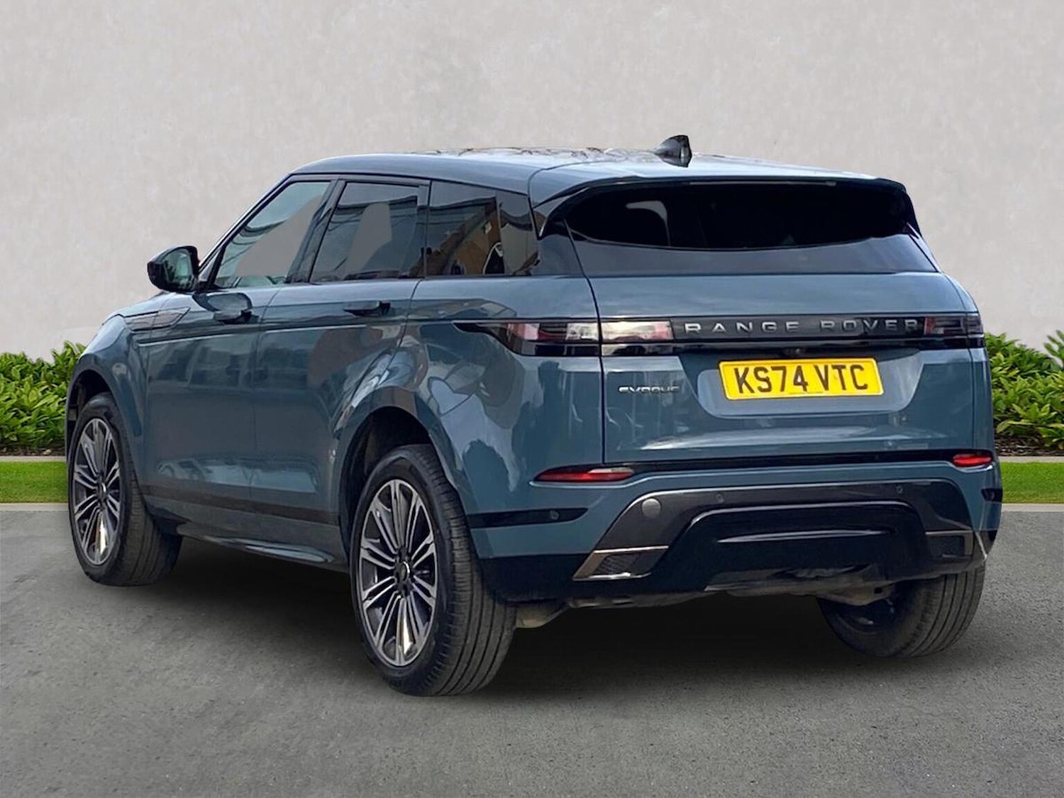 Used Land Rover Range Rover Evoque 2024 for sale - 77896296: Photo 2