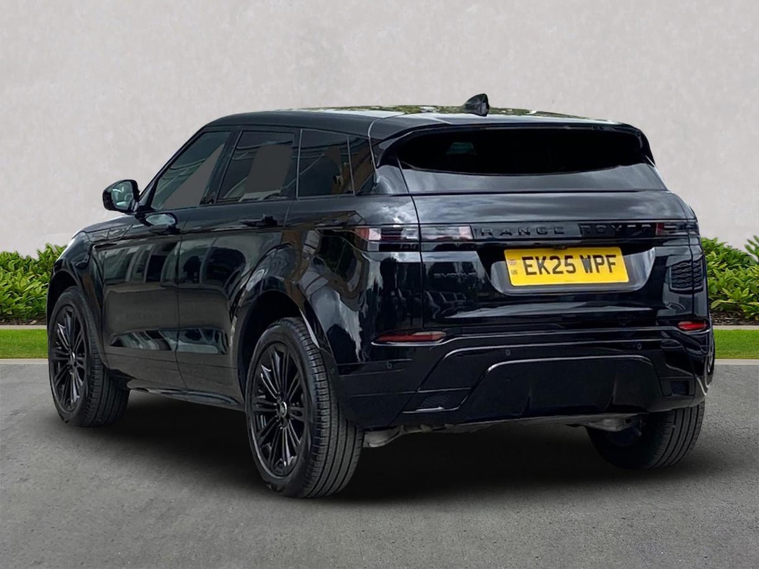 Used Land Rover Range Rover Evoque 2025 for sale - 76064343: Photo 2