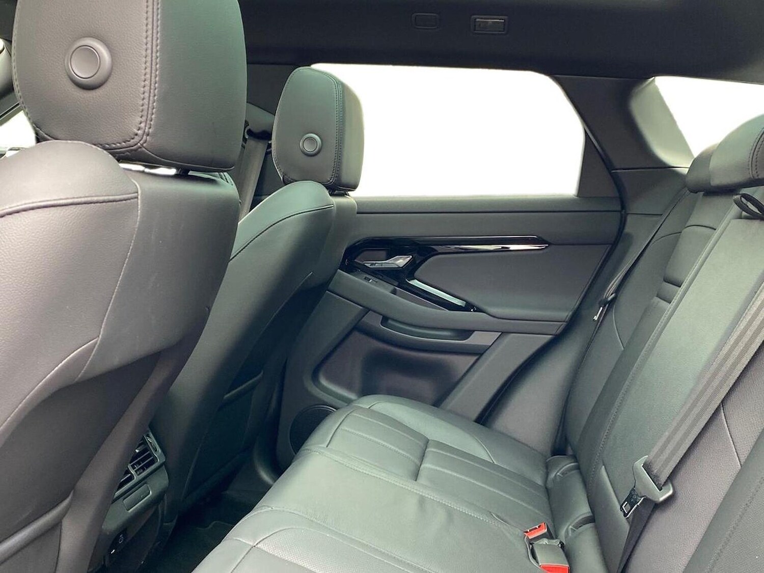 Used Land Rover Range Rover Evoque 2025 for sale - 76064343: Photo 4