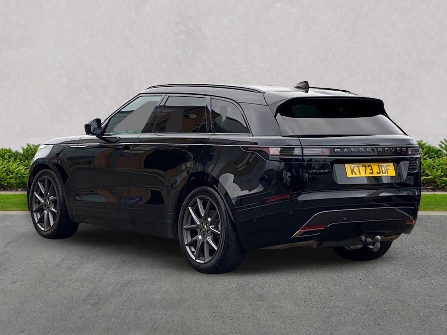 Used Land Rover Range Rover Velar 2023 for sale - 76946965: Photo 2