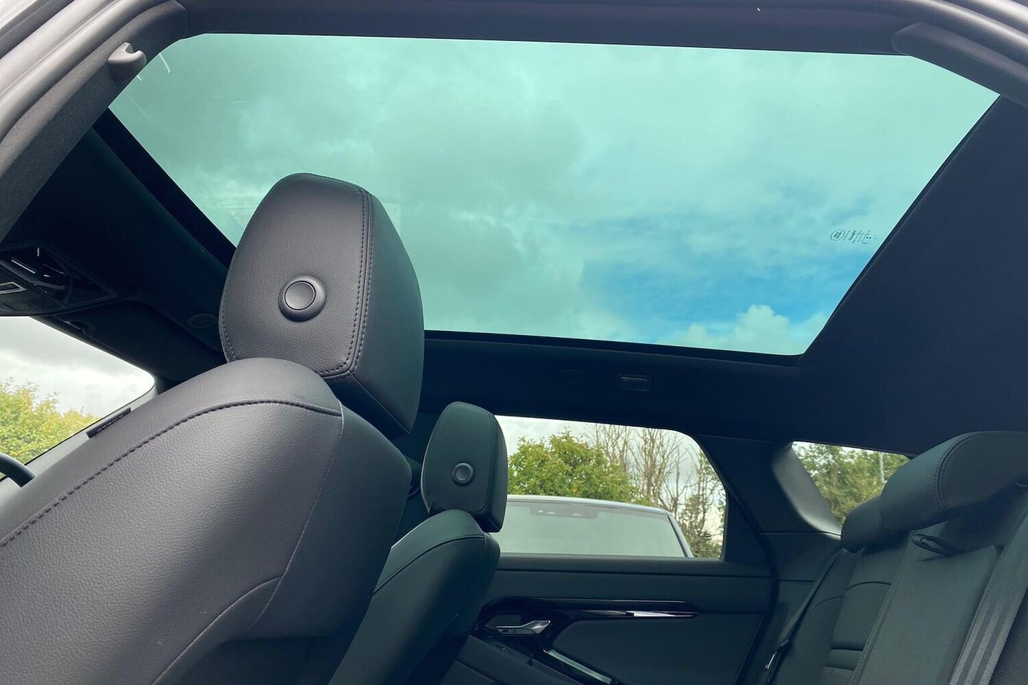 Used Land Rover Range Rover Evoque 2025 for sale - 77487906: Photo 32