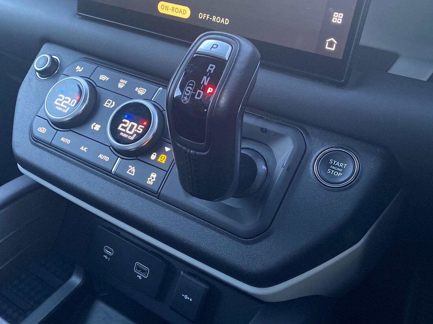 Used Land Rover Defender 2022 for sale - 77802093: Photo 13