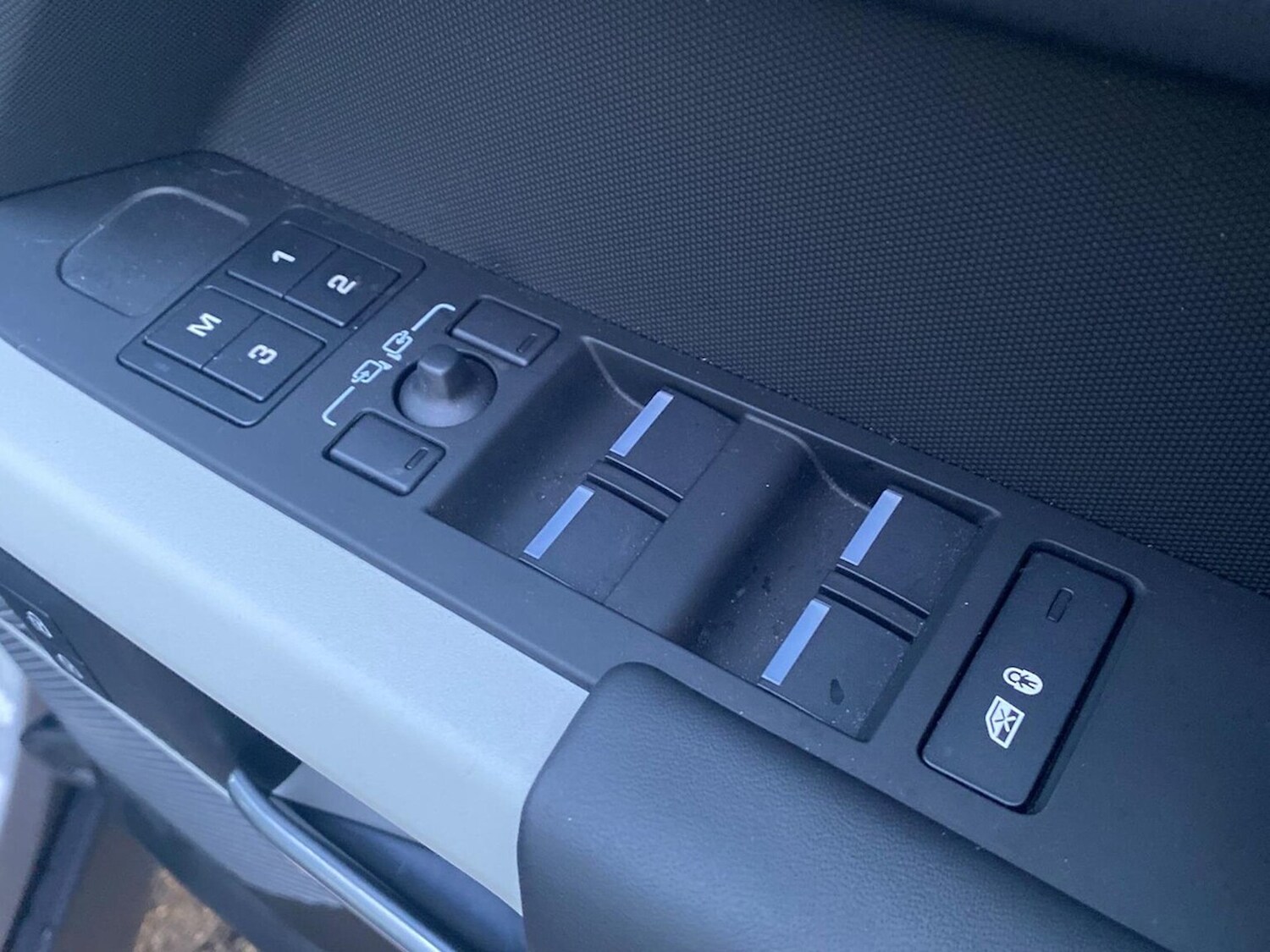 Used Land Rover Defender 2022 for sale - 77802093: Photo 25