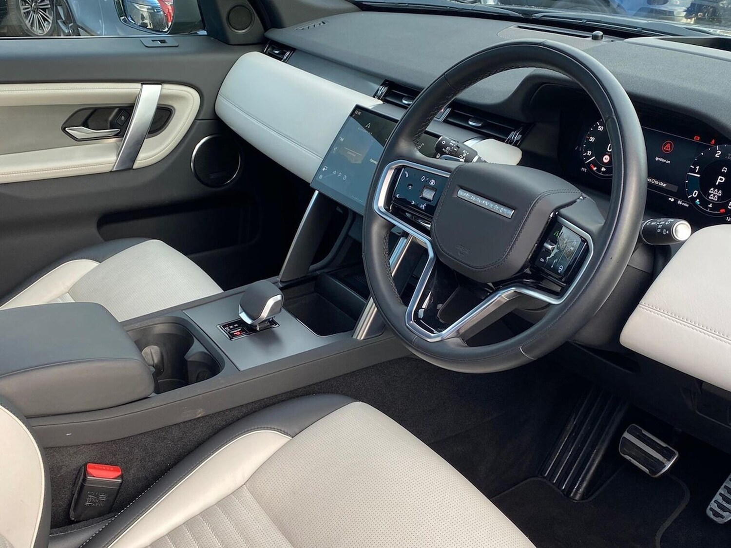 Used Land Rover Discovery Sport 2024 for sale - 76778306: Photo 32