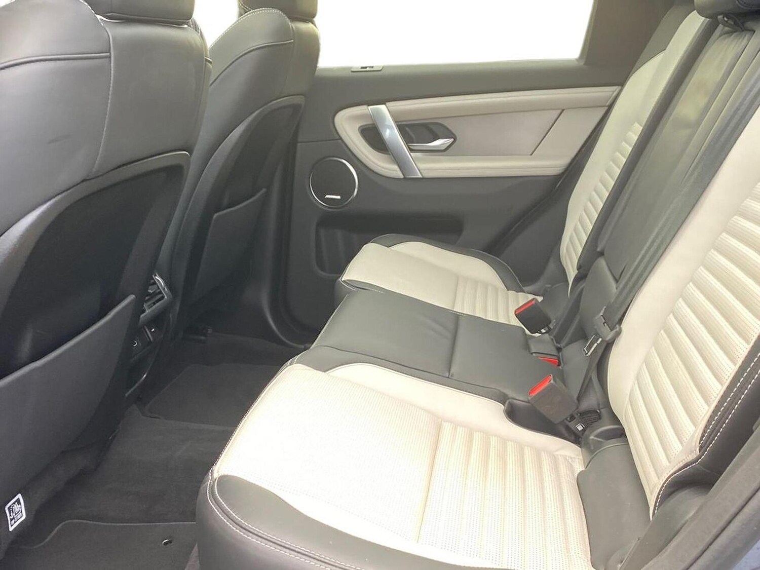 Used Land Rover Discovery Sport 2024 for sale - 76778306: Photo 4