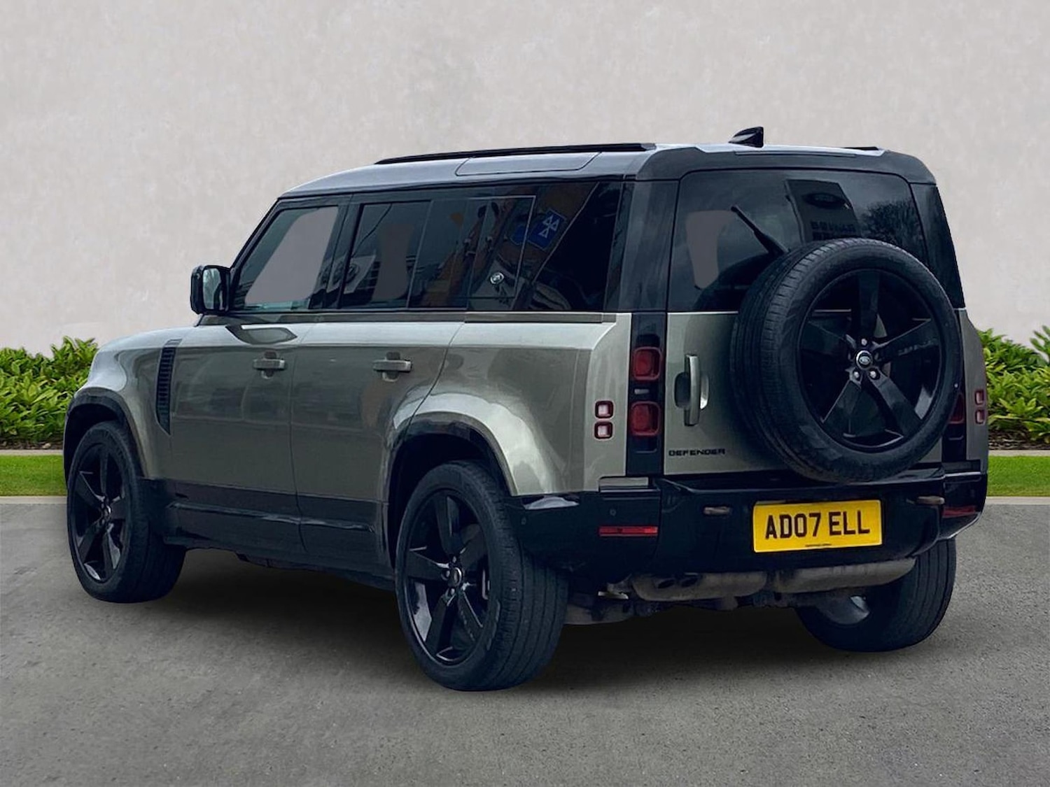 Used Land Rover Defender 2023 for sale - 78176488: Photo 2