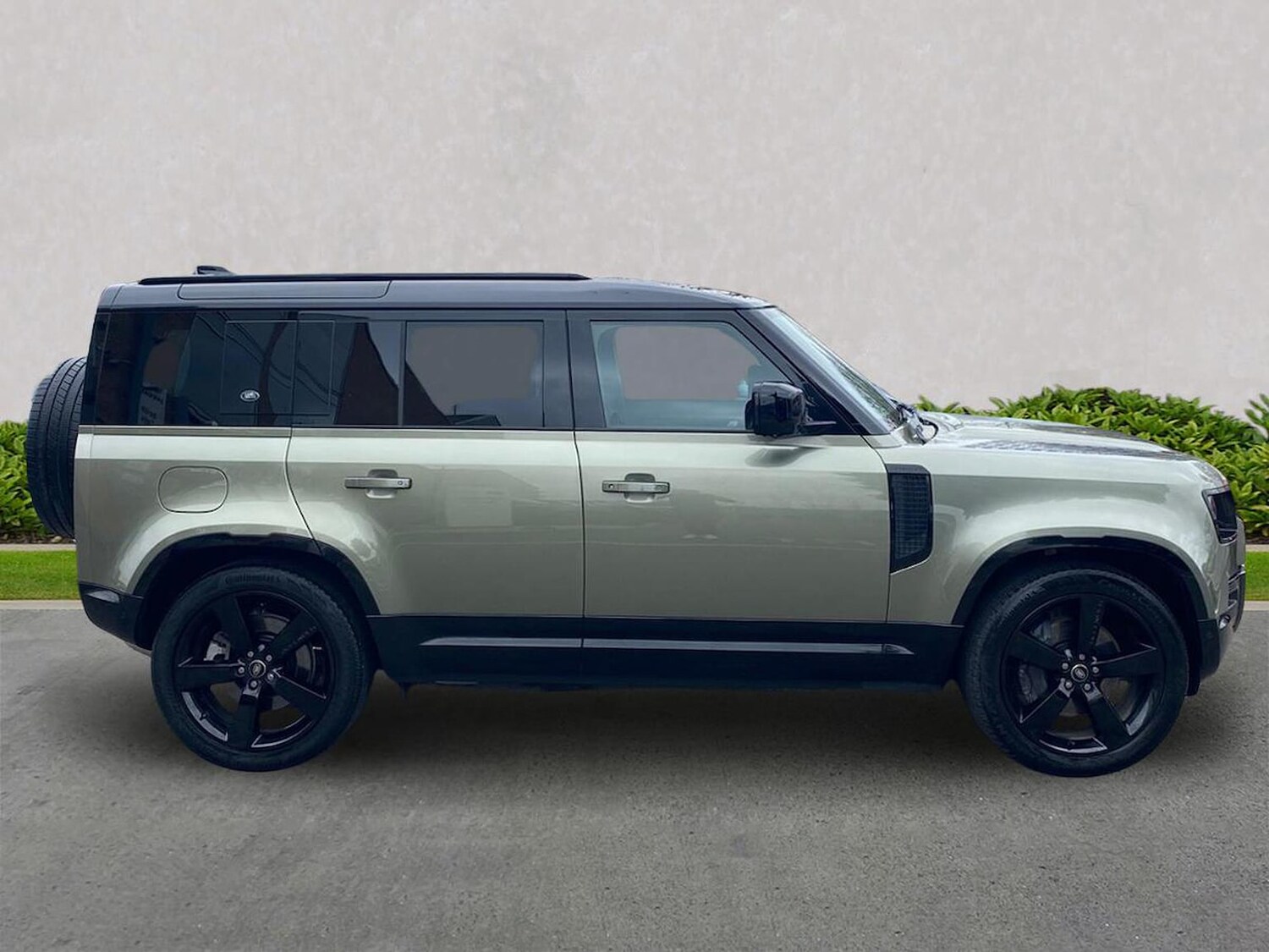 Used Land Rover Defender 2023 for sale - 78176488: Photo 7