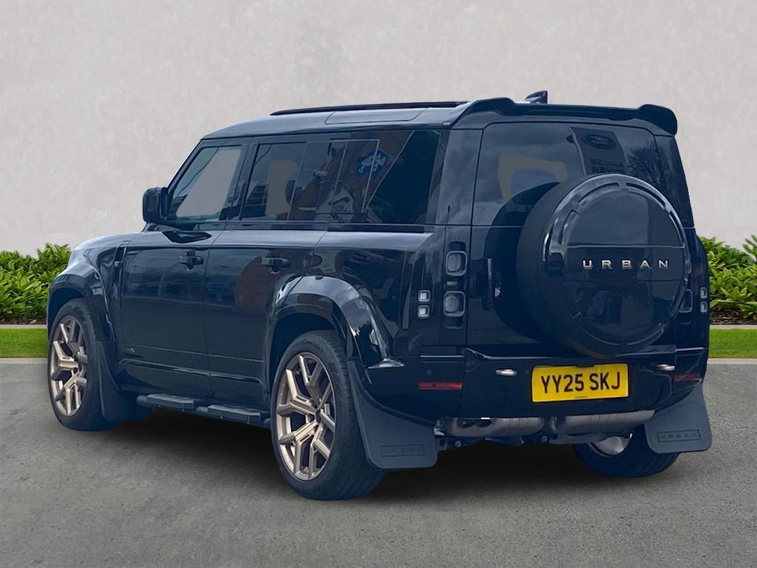 Used Land Rover Defender 2025 for sale - 78193603: Photo 2