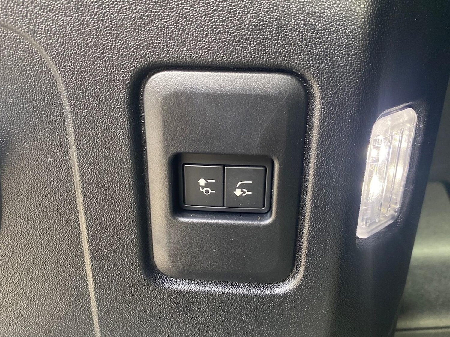 Used Land Rover Defender 2025 for sale - 78193603: Photo 29