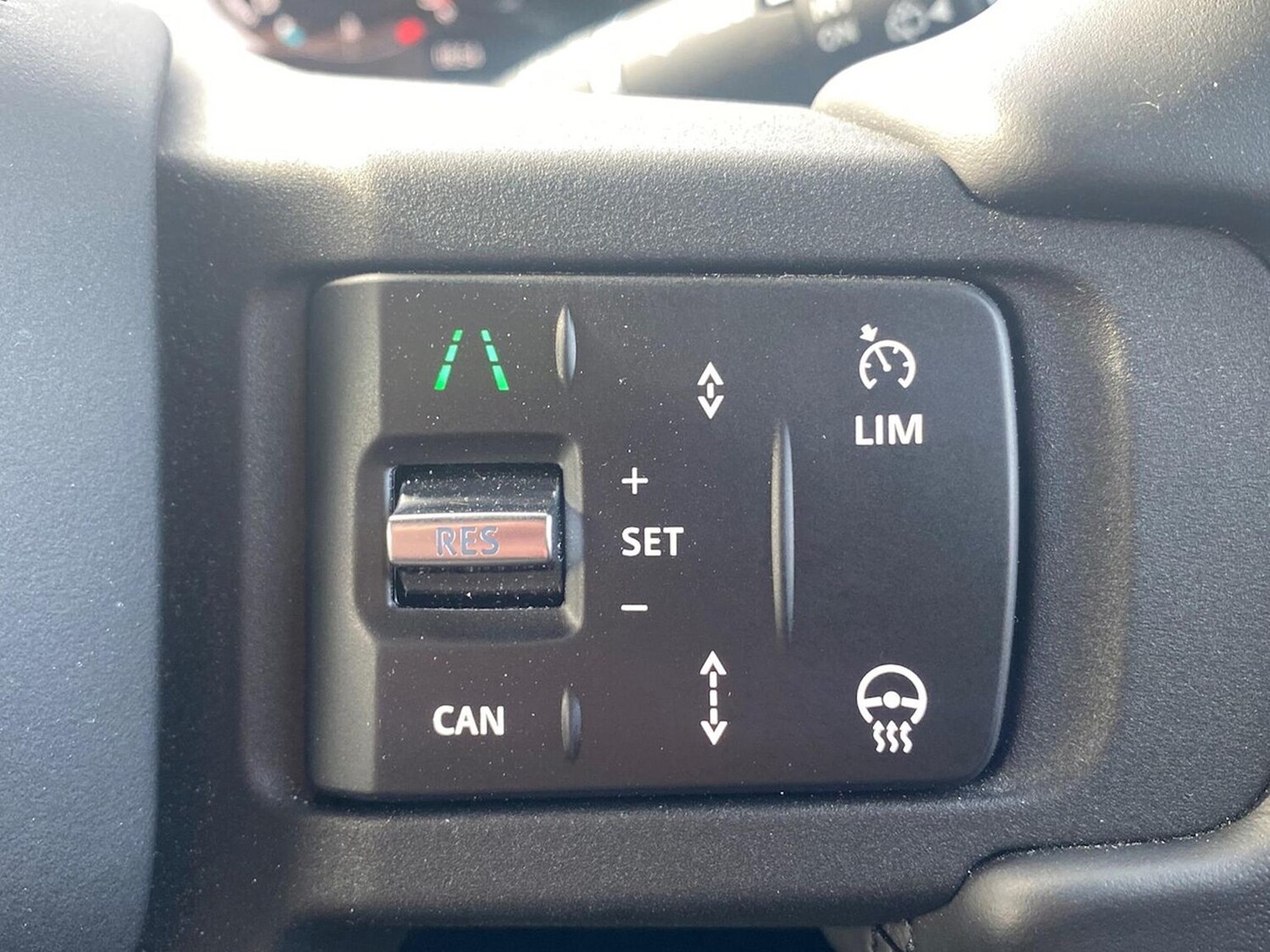 Used Land Rover Defender 2025 for sale - 78193603: Photo 32